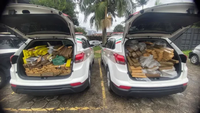 Polícia segue carro e encontra esconderijo de maconha no norte da ilha