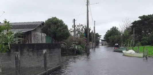 Chuvas afetam municípios no Sul de Santa Catarina e desalojam mais de 400 pessoas Duas cidades no Sul de SC decretam situação de emergência por causa de chuvas