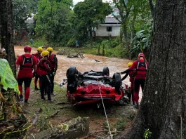 SC tem registro de tornado e 1ª morte no ano relacionada às chuvas Homem morreu em Seara ao ter carro arrastado para dentro de rio