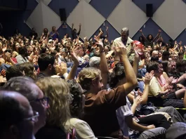 Conselho da UFSC rejeita suspender calendário acadêmico em meio à greve