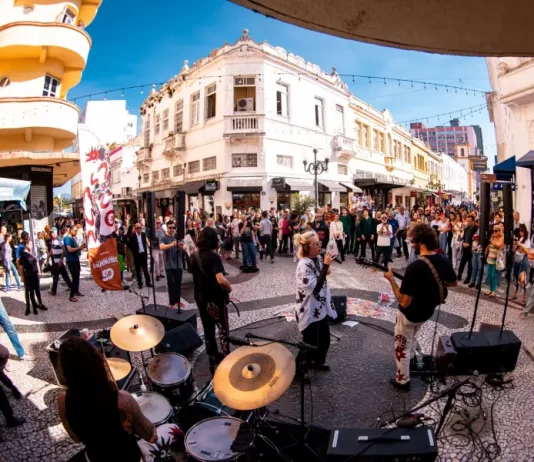 Projeto Desterro Autoral promove show no Ticen e encontros com o público