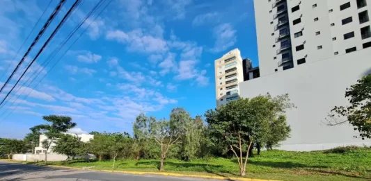 Governo de SC realiza leilão de imóveis e espera arrecadar mais de R$ 50 milhões