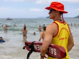 Guarda-vidas do CBMSC salvam mais de 160 pessoas por afogamento no fim de semana