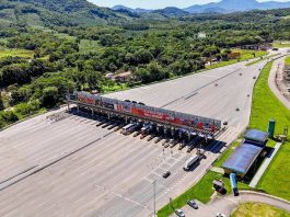 Praças de pedágio da Arteris Litoral Sul terão novas tarifas a partir de segunda-feira (14) Vista aérea de trecho da BR-101 administrado pela Arteris Litoral Sul, onde haverá reajuste nas tarifas de pedágio.