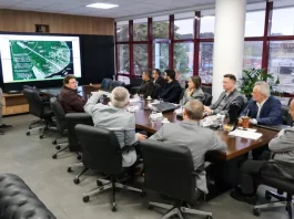 Executivos da Coamo reunidos com o governador Jorginho Mello e equipe durante o anúncio do novo porto em Itapoá, que terá investimento de R$ 3 bilhões