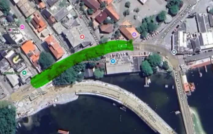Imagem de um mapa da região da Lagoa da Conceição, em Florianópolis. O destaque em verde marca o trecho da rua Henrique Veras do Nascimento que será interditado. Esse ponto fica entre a nova ponte da Lagoa e o Supermercado do Chico. As demais ruas ao redor aparecem no mapa, mas sem destaque