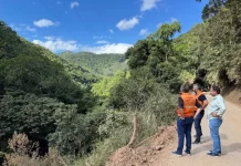 técnicos analisam a área destinada à construção da Barragem de Botuverá