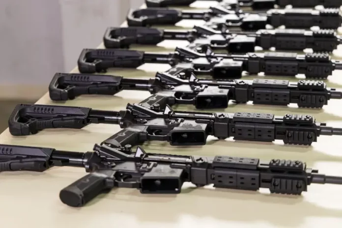Fuzil Fuzis israelenses que serão utilizados pela Polícia Civil de Santa Catarina no combate à criminalidade.