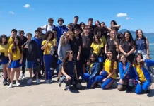 Estudantes exploram pontos históricos de São José durante visita guiada pelo projeto Conhecer São José.