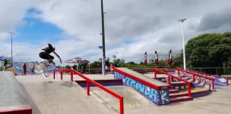 Skatista feminina em manobra na pista Trinda Times, em Florianópolis, que sediará a abertura do Circuito Brasileiro Pro Skateboarding