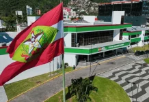 Fachada do Centro Administrativo de Santa Catarina, em Florianópolis, local onde o governo enviou o projeto do orçamento anual para análise.