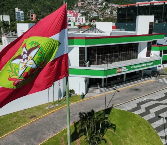 Fachada do Centro Administrativo de Santa Catarina, em Florianópolis, local onde o governo enviou o projeto do orçamento anual para análise.