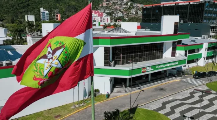 Fachada do Centro Administrativo de Santa Catarina, em Florianópolis, local onde o governo enviou o projeto do orçamento anual para análise.