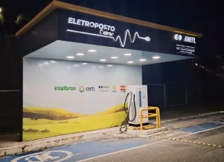Celesc amplia Corredor Elétrico e instala novos eletropostos em SC Eletroposto da Celesc em operação, integrando o Corredor Elétrico e promovendo mobilidade elétrica em Santa Catarina.