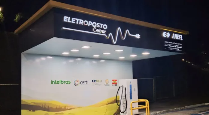 Celesc amplia Corredor Elétrico e instala novos eletropostos em SC Eletroposto da Celesc em operação, integrando o Corredor Elétrico e promovendo mobilidade elétrica em Santa Catarina.