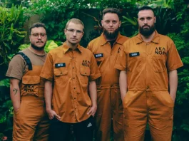 Na foto, os integrantes da banda AKANOÁ posam antes do show, anunciando sua apresentação no Jardim Botânico de São José.