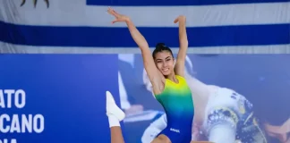 A jovem ginasta Lara Rios durante apresentação no Pan-Americano de Ginástica Aeróbica, representando o Brasil