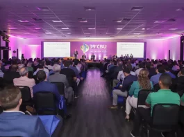 40º Congresso Brasileiro de Urologia reúne especialistas em Florianópolis com foco em inovação, tecnologia e saúde masculina Profissionais participam do 39º Congresso Brasileiro de Urologia, em Salvador, em 2023, ilustrando o formato do evento que neste ano será realizado em Florianópolis.