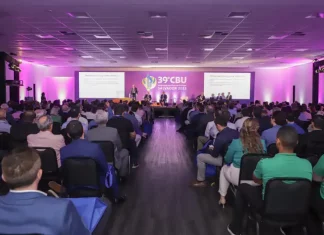 40º Congresso Brasileiro de Urologia reúne especialistas em Florianópolis com foco em inovação, tecnologia e saúde masculina Profissionais participam do 39º Congresso Brasileiro de Urologia, em Salvador, em 2023, ilustrando o formato do evento que neste ano será realizado em Florianópolis.