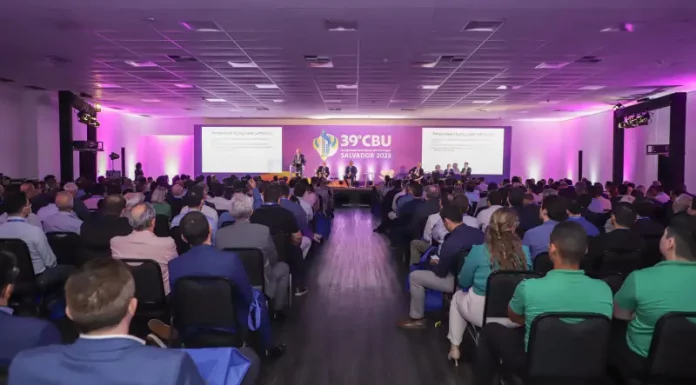 40º Congresso Brasileiro de Urologia reúne especialistas em Florianópolis com foco em inovação, tecnologia e saúde masculina Profissionais participam do 39º Congresso Brasileiro de Urologia, em Salvador, em 2023, ilustrando o formato do evento que neste ano será realizado em Florianópolis.