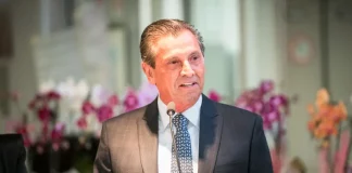 Deputado Estadual Julio Garcia, Presidente da Assembleia Legislativa de Santa Catarina, falando sobtre a educação