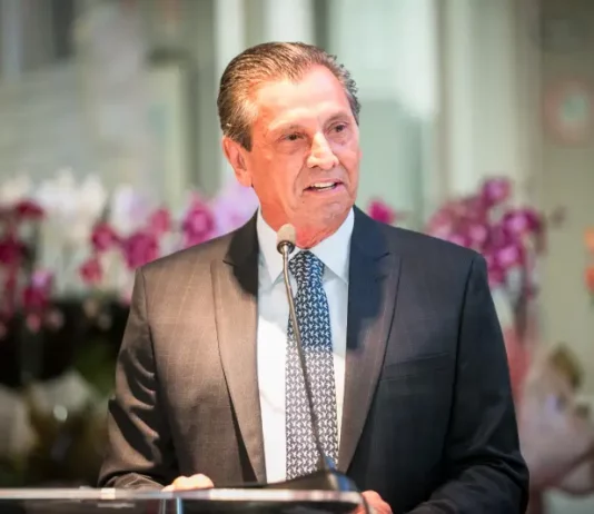 Deputado Estadual Julio Garcia, Presidente da Assembleia Legislativa de Santa Catarina, falando sobtre a educação