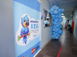 Novembrinho Azul: Hospital Infantil Joana de Gusmão faz 250 atendimentos em ação de urologia Banner do Novembrinho Azul exposto no corredor do HIJG para identificar e orientar o público sobre a ação de urologia pediátrica realizada durante o evento.
