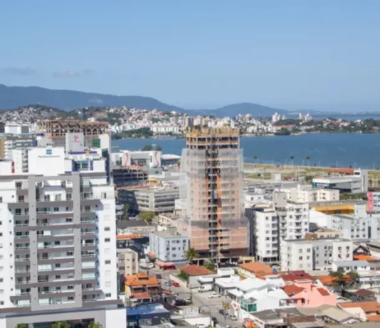 São José tem a maior valorização imobiliária de Santa Catarina Vista aérea de São José, ilustrando o crescimento urbano e a valorização imobiliária do município.