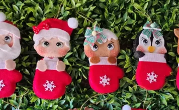 peças produzidas no ateliê organizadas para ilustrar a variedade de produtos oferecidos