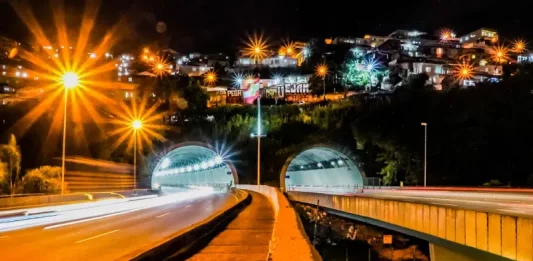 Entrada do túnel Antonieta de Barros, destacando o local que terá interdição parcial para manutenção de câmeras.