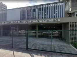 TCE/SC contrata FGV para organizar concurso de auditor fiscal de Controle Externo Foto da fachada do TCE/SC