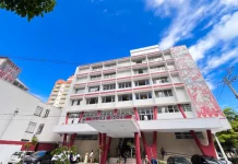 Floripa 60+ Empregos recebe investimento e amplia oportunidades de qualificação profissional para idosos Foto mostra a fachada do prédio do Clube 12, local onde serão realizados os cursos do programa Floripa 60+ Empregos.