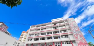 Foto mostra a fachada do prédio do Clube 12, local onde serão realizados os cursos do programa Floripa 60+ Empregos.