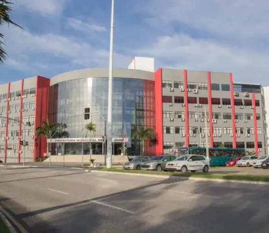 São José atualiza regras para análise de Projetos Hidrossanitários Fachada da Prefeitura de São José, mostrando a sede da Secretaria de Urbanismo e Serviços Públicos (SUSP), responsável pela análise e aprovação dos Projetos Hidrossanitários.