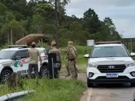 Deputado estadual é feito refém por indígenas no Morro dos Cavalos Policiais atuam no Morro dos Cavalos, em Palhoça, no local onde deputado estadual foi feito refém por integrantes de uma comunidade indígena.