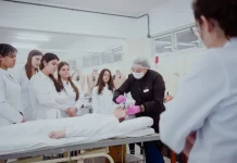 Alunos beneficiados pelos programas Universidade Gratuita e Fumdesc participam de atividades de estágio, colocando em prática os conhecimentos adquiridos no ensino superior.