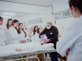 Alunos beneficiados pelos programas Universidade Gratuita e Fumdesc participam de atividades de estágio, colocando em prática os conhecimentos adquiridos no ensino superior.