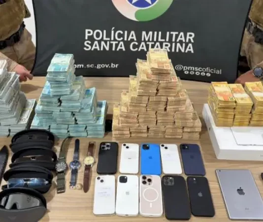 Polícia Militar cumpre mandado de prisão e apreende mais de R$ 5 milhões mais de R$ 5 milhões apreendidos com siuspeito de fraudes