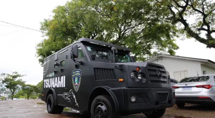 Chapecó ganha veículo blindado para reforçar a Guarda Municipal Foto do veículo blindado Tsunami da Guarda Municipal de Chapecó, usada para ilustrar o reforço na estrutura de segurança do município.