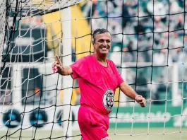 Mais um ciclo de vida e uma história construída no futebol Árbrito Margarida em um jogo de futebol