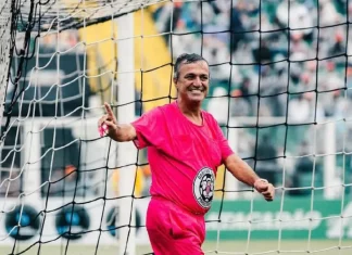 Mais um ciclo de vida e uma história construída no futebol Árbrito Margarida em um jogo de futebol