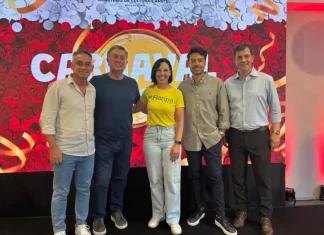 Florianópolis prepara Carnaval com megaestrutura e shows nacionais Prefeito Topázio Neto, vice-prefeita Marlene Matos e representantes da Hit Makers apresentam detalhes e programação do Carnaval 2026 em Florianópolis.