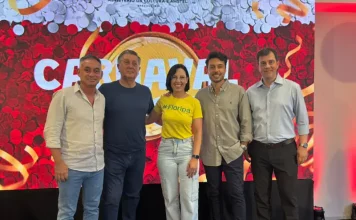 Florianópolis prepara Carnaval com megaestrutura e shows nacionais Prefeito Topázio Neto, vice-prefeita Marlene Matos e representantes da Hit Makers apresentam detalhes e programação do Carnaval 2026 em Florianópolis.