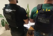 Agentes do Gaeco cumprindo mandados de prisão na Operação entre Lobos II