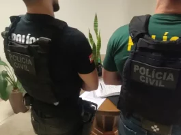 Agentes do Gaeco cumprindo mandados de prisão na Operação entre Lobos II