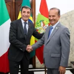 Governador Jorginho Mello recebe embaixador da Itália e oficializa escritório consular em Florianópolis Governador Jorginho Mello e embaixador da Itália, Alessandro Cortese