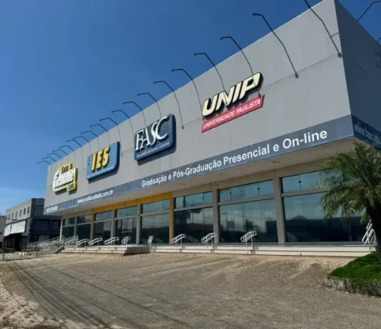 Prédio onde funcionava a faculdade AESGF/IES FASC