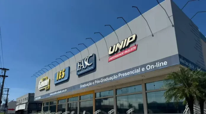 Prédio onde funcionava a faculdade AESGF/IES FASC