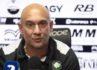 Catarinense expõe crise de gigantes, mudanças na arbitragem e jogos decisivos Márcio Zanardi, novo técnico do Figueirense, durante coletiva de imprensa após assumir o comando do time catarinense.