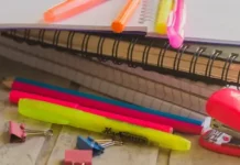 materiais escolares representando lista para Operação Volta às Aulas